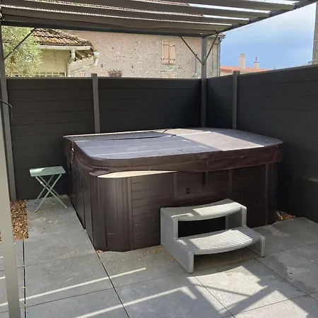 Location Des Pyrenees شقة *